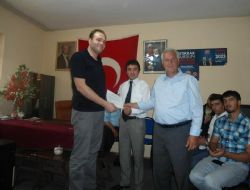 Ak Gençler sandığa gitti